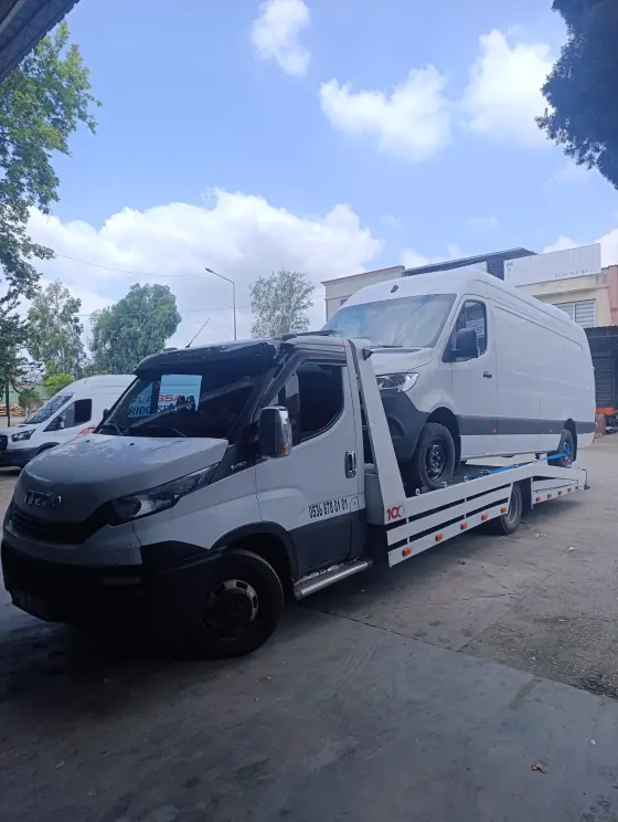 Gaziantep oto kurtarma aracı panelvan taşırken