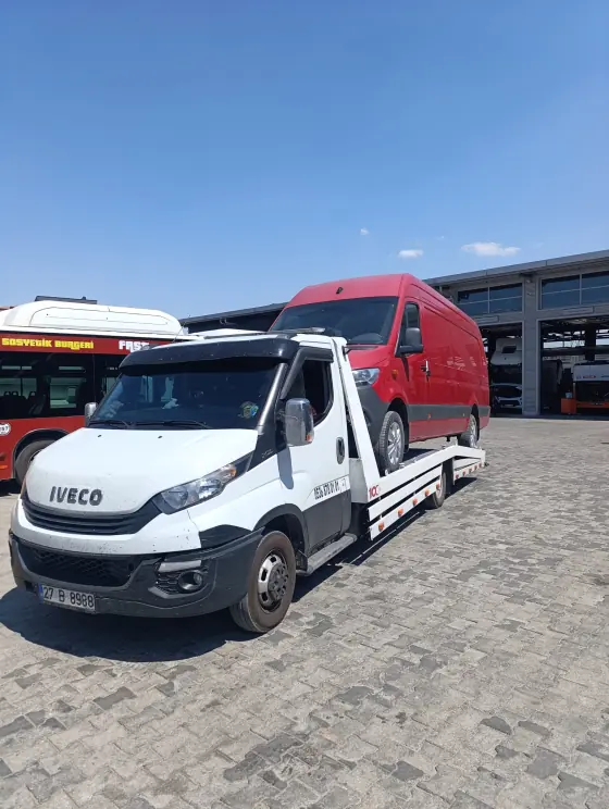Kayar kasa çekici ile araç yükleme — Gaziantep